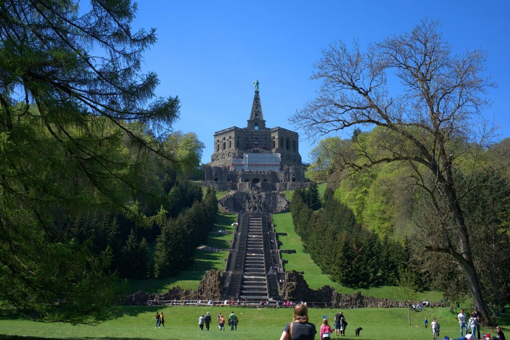 Bergpark Wilhelmshöhe mit Herkules-Statue, Kassel, Deutschland.